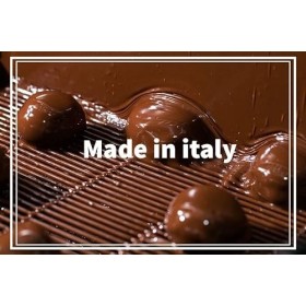 La Fattoria Cuneesi al rhum 1 kg, chocolat typique, travaillé dans la région du Cuneo du Piedmont en Italie