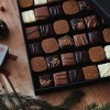 CHEVALIERS DARGOUGES Maîtres Chocolatiers Français - Assortiment de Chocolats Noir 70%, Lait 33% et blanc - Coffret cadeau p
