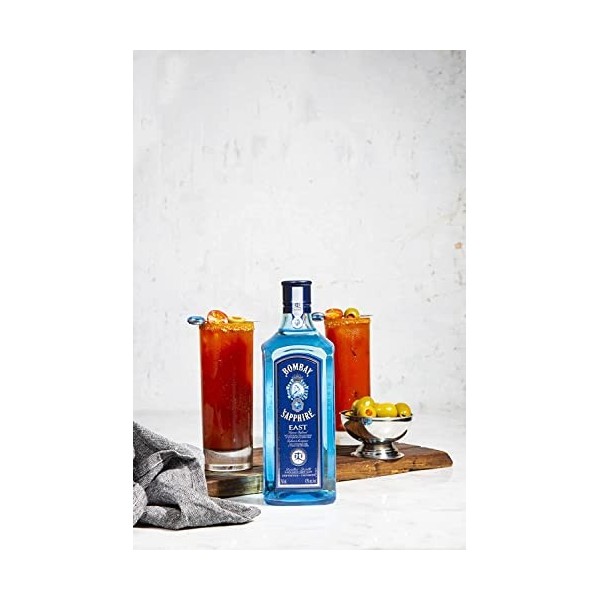 Bombay Sapphire East Dry Gin, Infusé à la Vapeur avec 12 Plantes Exotiques Sélectionnées à la Main, 42 % vol., 70 cl/700 ml