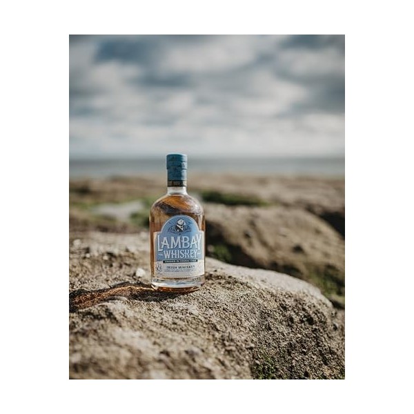 LAMBAY WHISKEY, Small Batch Blend, Whisky Irlandais Triplement Distillé, Fruité & Non Tourbé, 40° 70cl