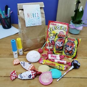 NostalGift.com - Sachet Bonbon des années 70 - " Merci" - Collection arc-en-ciel