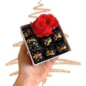 Baci Perugina Ideas Cadeau de Noël – Coffret à thème de Noël + 130 g de Baci Perugina Dark + Rose décorative carré de Noël 